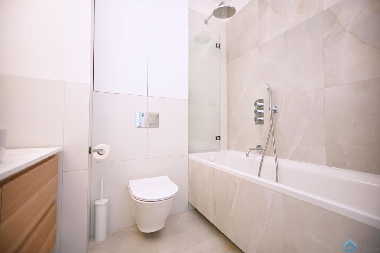 Beige 3City Apartment With Parking In Gdansk By Noclegi Renters Eksteriør bilde