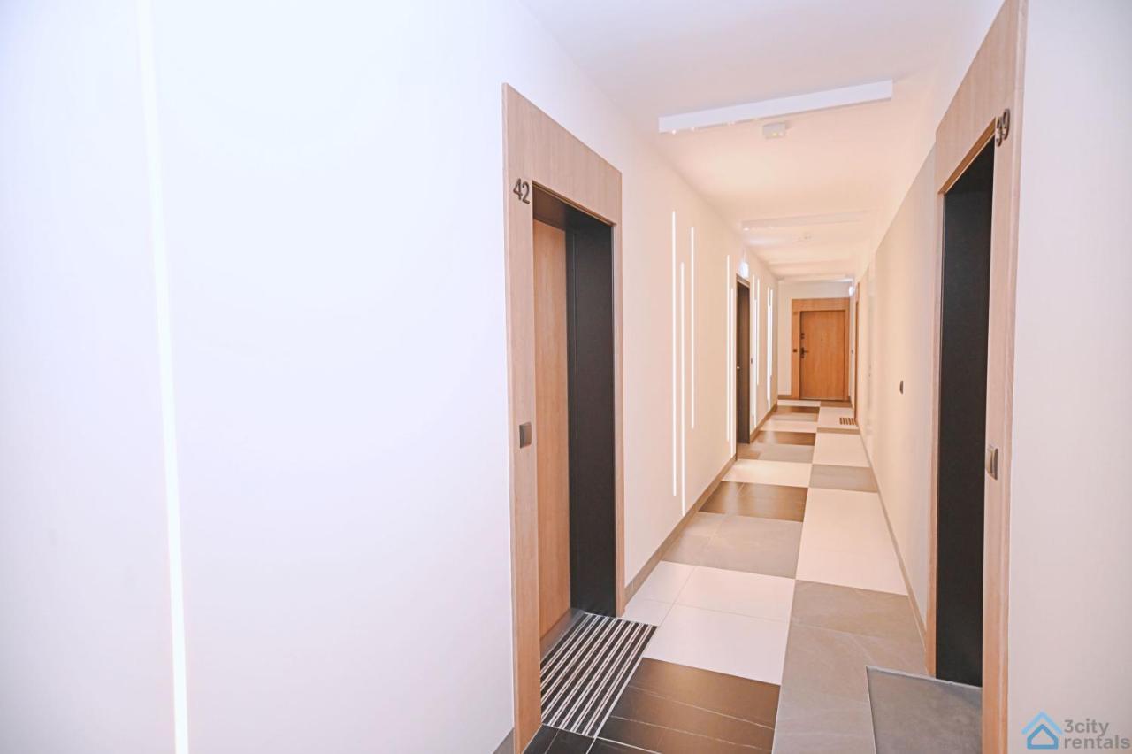 Beige 3City Apartment With Parking In Gdansk By Noclegi Renters Eksteriør bilde